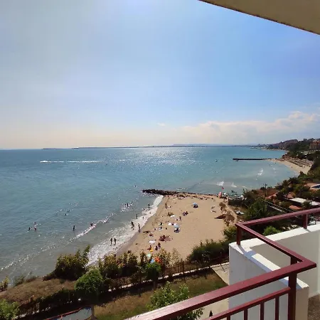 частни за гости - панорама бийч-форд нокс * Sveti Vlas